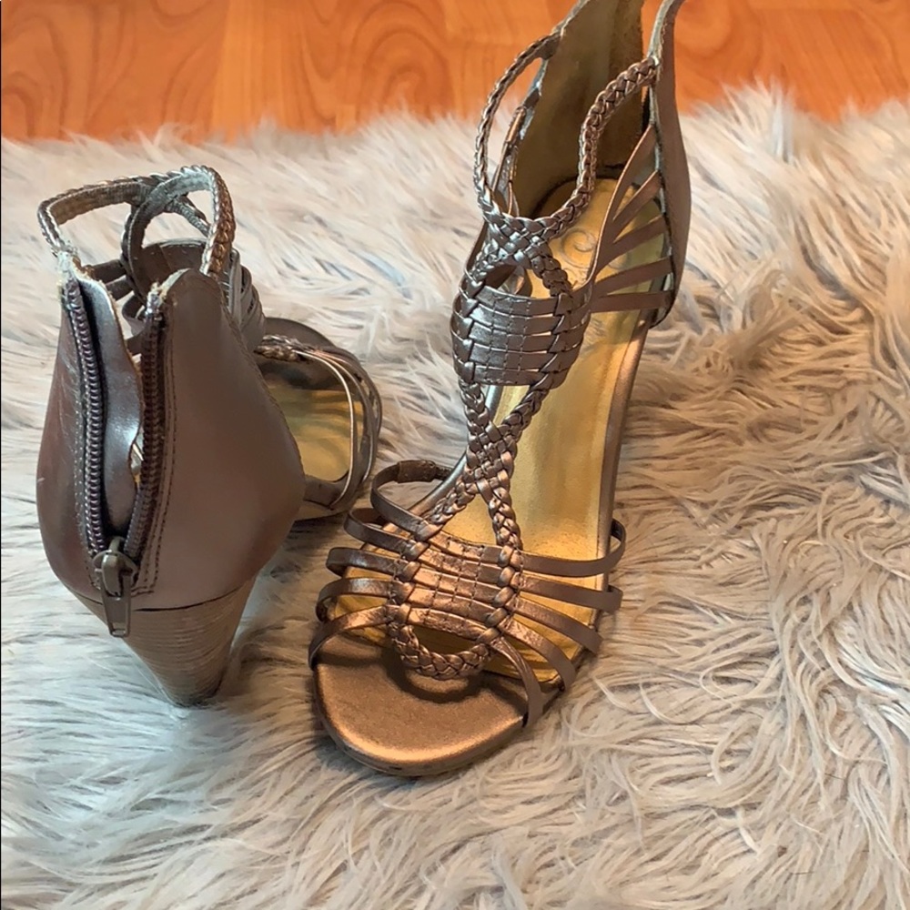 Shoes - Picture 4 of 4